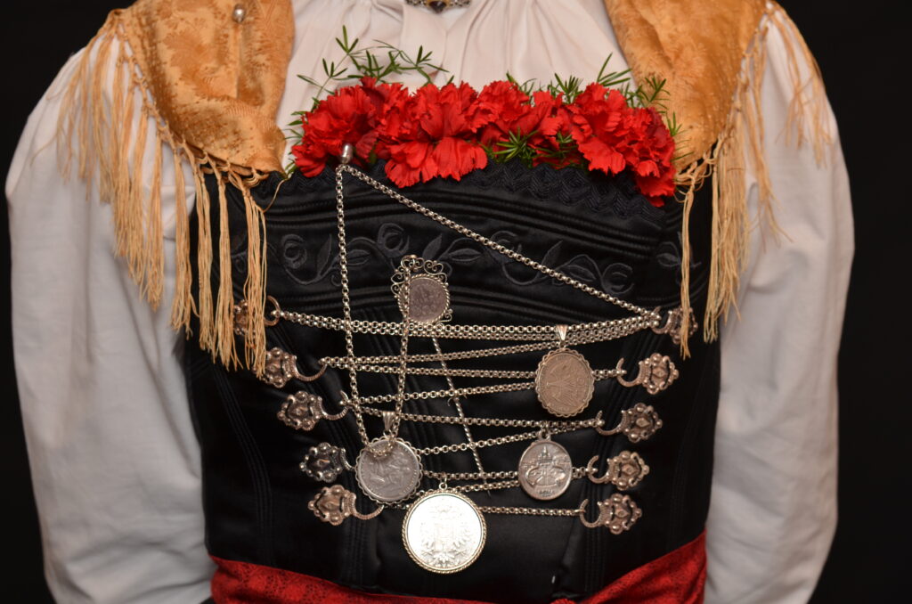 Erneuerte Volkstracht DSC 6502 1024x678